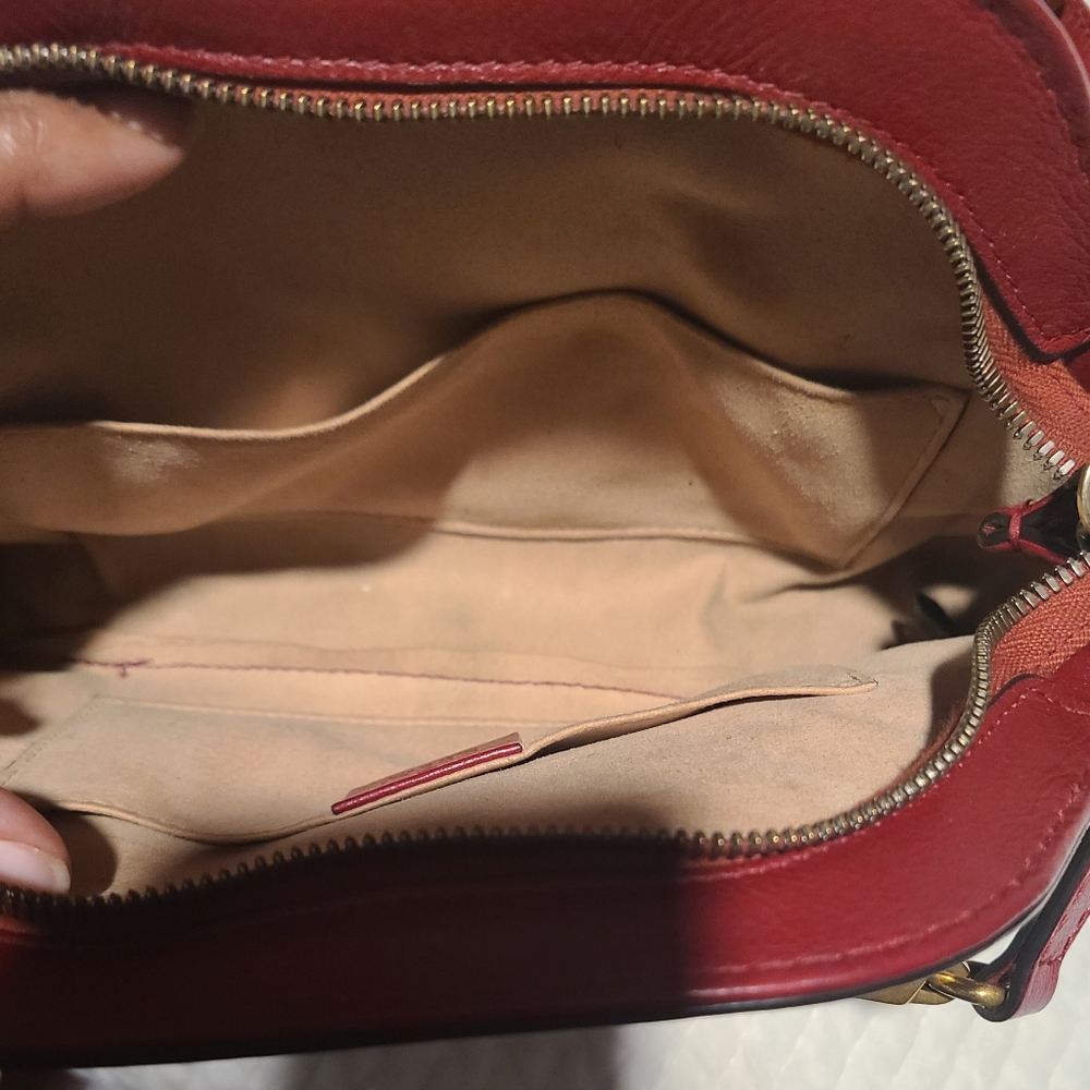 Authentic Medium Red Leather Gucci - Picture 5 of 14